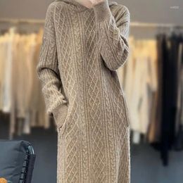 Vestidos informales 2024 Sweater de lana de otoño/invierno Color redondo sólido para mujeres Doble en espesas Vestido de sudadera con capucha larga