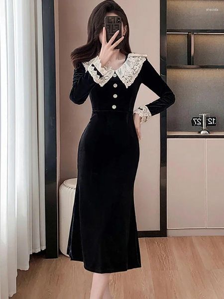 Robes décontractées 2024 velours noir chic dentelle blanche col de poupée robe midi femmes élégantes à volants mermad coréen vintage luxe