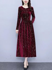 Casual jurken 2024 Elegante rode bodycon feestjurk avond Midi dames fluweel tunieken lange mouw herfst winter fashion prom