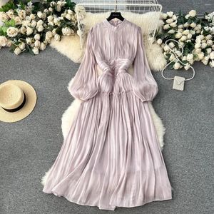 Casual jurken 2024 Elegante Spring Organza Red Puff Sleeve Prom Lange Jurk Fashion Women Stand Collar Ruffles Hoge taille feestkleding