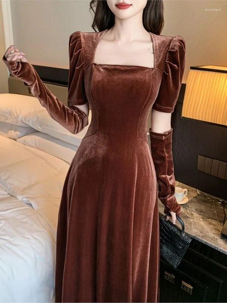 Robes décontractées 2024 Velvet d'hiver élégant robe de fête de fête française de haute qualité col carré mince taille
