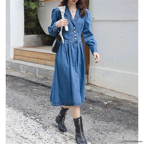 Robes décontractées 2024 Mode Style français Vintage manches bouffantes robe en jean femmes col en V taille haute mince grande balançoire longue ligne a