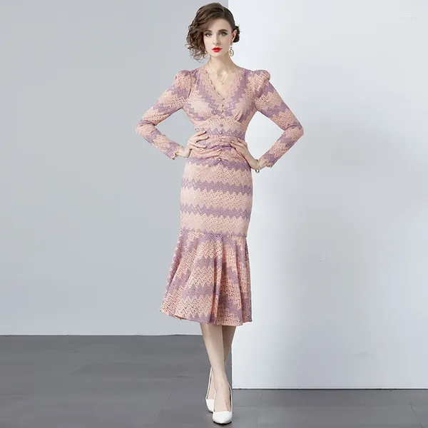 Robes décontractées 2024 Luxe haute qualité dentelle robe femmes élégantes manches longues col en V serré sirène rose vague rayure robes de bal