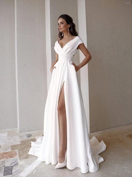 Robes décontractées 2024 Recommander le style mode Couleur solide Summer Summer Short Ve Deep V Neck Elegant Femmes Robes de mariage en gros