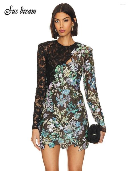 Robes décontractées 2024 Femmes sexy à manches longues à paillettes Floral brodées O Neck Lace Patchwork Mini robe luxe Slim Soirée