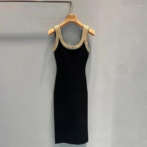 Robes décontractées 2024 Printemps / Été Noir Slim Fit Bandoulière Portant une jupe trapèze courte avec robe suspendue