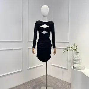 Robes décontractées 2024 Arrivée d'automne d'été Sexy Mini robe à manches longues noires pour femmes mode