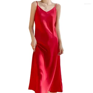Robes décontractées 2024 Été pour femmes Spaghetti Spaghetti Red Long Robe Sans manches Couleur solide