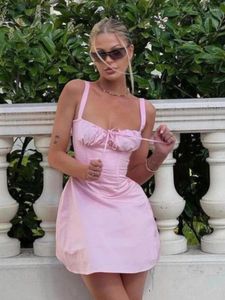 Casual jurken 2024 Zomer sexy strapless Suspender jurk vrouwen solide veter wit roze korte vrouwelijke feestclub vestidos