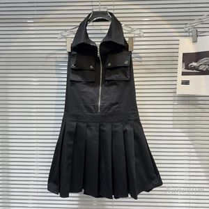 Robes décontractées 2024 TRAVAIL SUMBRE DES Vêtements de poche Dark Girl Darkless Host Back Robe plissée pour les femmes Black Black