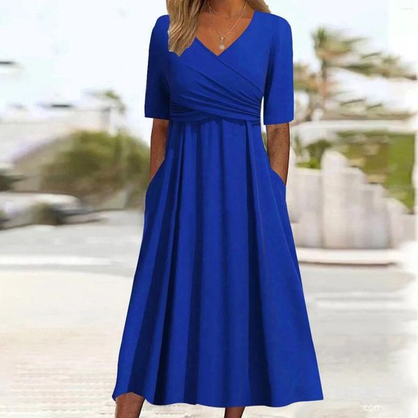 Robes décontractées 2024 Jupe longe plissée pour femmes Summer V-Col à moitié manche Solide Solide robe maxi dames poches de mode A-Line