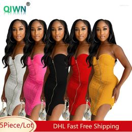 Casual jurken 5 stks bulk groothandel strapless jurk vrouwen zomer sexy rits mouwloze mini stijlvolle clubkleding dames feestkleding 10788