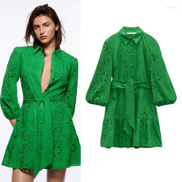Robes décontractées A- Ligne à manches longues Col de remin-down Green Cut-Out Broidered Shirt Robe