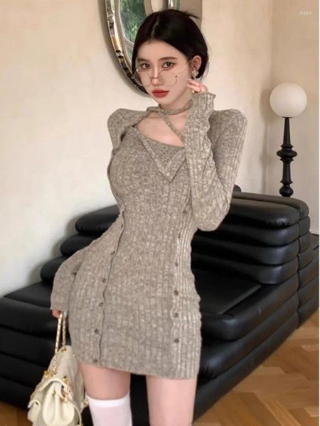 Robes décontractées Avancé Gris Cou Suspendu Robe En Tricot Femmes Automne Mode Design Sense Spicy Fille Solide À Manches Longues Wrap Hip Slim Jupe