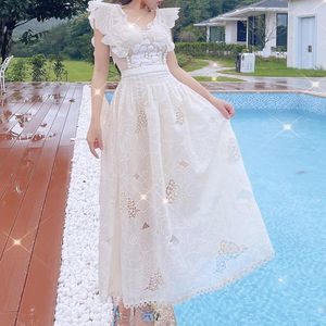 Robes décontractées Abricot Vintage Robe pour femmes 2023 Été Sans manches Party Robe Crochet Fleur Creux Élégant Vacances Bodycon Vêtements