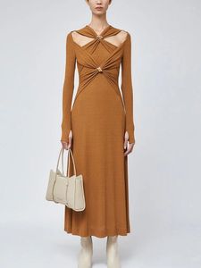 Casual jurken herfst 2024 dames mode gebreide jurk cross hol out heldere line taille medium strech elegante maxi