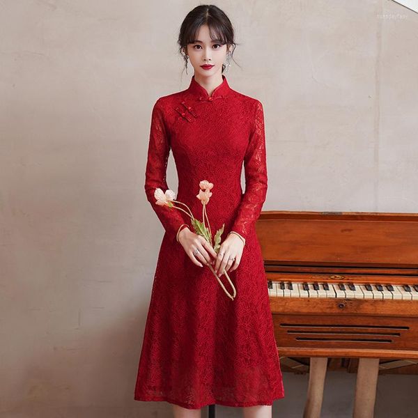 Robes décontractées automne et hiver grande taille rouge blanc dentelle robe brodée améliorée jeune élégant à manches longues Cheongsam 5xl