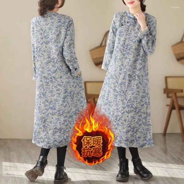 Robes décontractées Automne et hiver Robe en peluche en lin Rétro Cheongsam Tempérament Vêtements pour femmes Style chinois Floral Qipao Robe ample C084