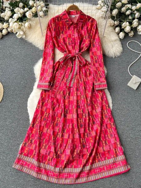 Vestidos casuales Otoño Moda Letras Imprimir Rojo Vintage Maxi Vestido Mujeres Manga larga Turn Down Collar Cinturón Lace Up A Line Party Robe