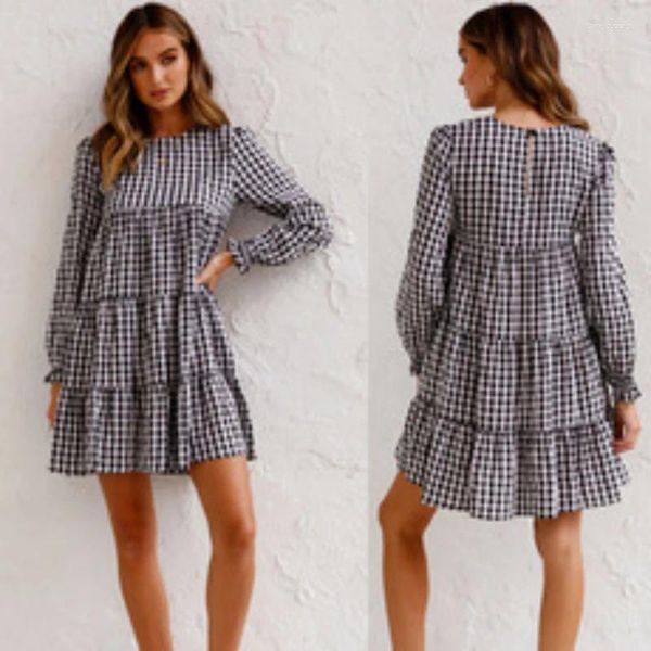 Robes décontractées Produits d'automne Col rond Plaid Dos creux plissé Lâche et mince A-ligne Robe à manches longues à volants