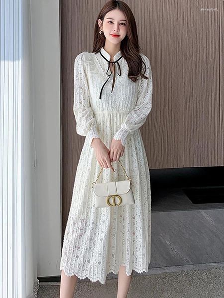 Robes décontractées automne hiver blanc dentelle à crochet fleur creux robe longue femme élégant arc y2k 2024 coréen fashion luxury fête