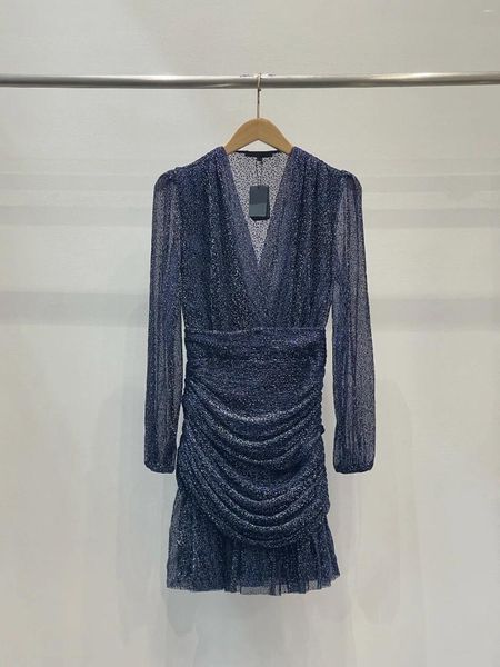 Robes décontractées Automne Femmes Élégant Design Français Sense Robe à col en V Jupe Minceur Tissu plissé brillant