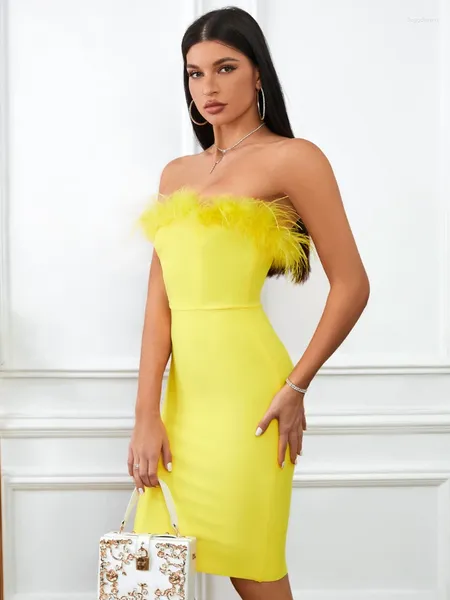 Robes décontractées Beaukey Sexy Qualité Jaune Femmes Plumes Bandage Robe Été 2023 Luxe Vintage Sans Bretelles Dos Nu Soirée Moulante