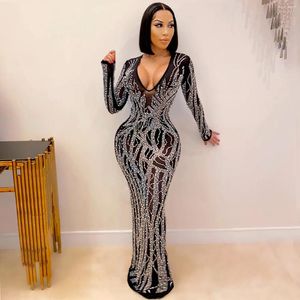 Robes décontractées Abricot Black Mesh See-Through à manches longues en V en V en V Bodycon maxi Femmes 2024 Birthday Sexy Night Club Party Robe