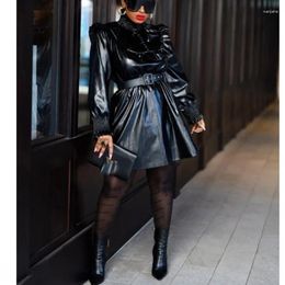 Robes décontractées noire fausse cuir pu mini robe femme manches longues vêtements de mode africaine streetwear 2024