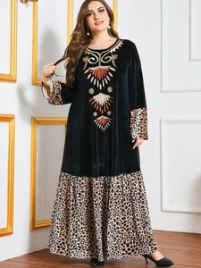 Robes décontractées Robe de velours de taille plus noire pour femmes automne hiver 2023 Vintage imprimé ethnique patchwork à manches longues vêtements musulmans arabes