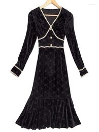 Robes décontractées Boho inspiré noir Velet automne hiver robe col en v bouton à manches longues dames élégantes chaud femmes Chic fête