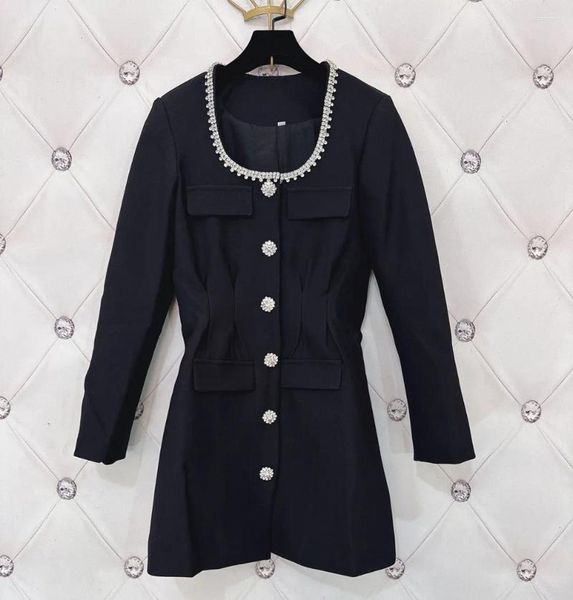 Robes décontractées célébrités Luxury Hingestone perle à manches longues Collier carré mini robe mince et poitrine élégante noire