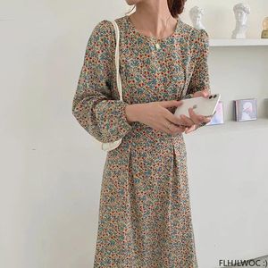 Robes décontractées Chic Vêtements coréens Design Summer Femme Bureau Lady Basic Japon Filles Mignon Floral Imprimé Rétro Vintage Date À Lacets Longue