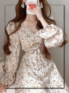 Casual jurken chique Koreaanse mode 2023 vrouwen temperament kantoor dame elegante bloemen gedragt retro vintage bloem lange jurk fenimine vestid