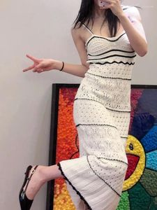 Vestidos casuales Chic Slim Women's Beach Jacquard Midi Vestido Sexy Punto Hollow Out Sin respaldo Suspendido Robe 2023 Moda Mujer Vacaciones