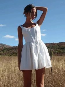 Casual Jurken Chicheca Slanke Witte Vrouwen Zomer Pelpum Korte Mini Jurk Voor Petite 2024 Terug Rits Mouwloze Beach Party Tank vestidos