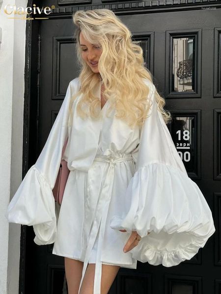 Robes décontractées Clacive Blanc Satin Femmes 2024 Mode Lâche Col V Manches Bouffantes Mini Robe Élégante Classique À Lacets Femme