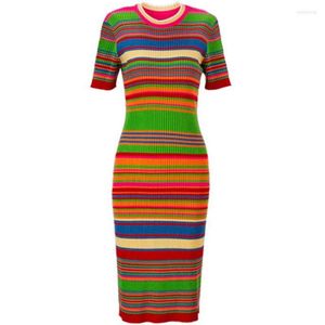 Casual jurken kleurrijke gestreepte gebreide korte mouwen jurk voor vrouwen lente zomer 2023 slanke heup