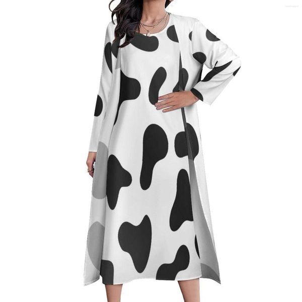 Vestidos casuales Vestido con textura de piel con estampado de vaca Manchas blancas negras Diseño maxi lindo Boho Beach Long Street Fashion Ropa de gran tamaño