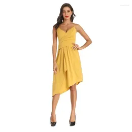 Robes décontractées robe jaune à feuilles caduques pour fille irrégulière forme sexy et dos beau rafraîchissant en été