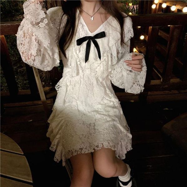 Vestidos casuales Deeptown Fairycore Preppy White Shirt Dress Mujeres Moda coreana Sweet Bow Lace Hollow Out Falre Sleeve Mini Princess