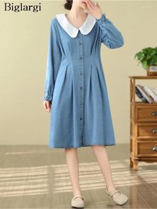 Robes décontractées denim printemps surdimensionnés midi shirts habiller les femmes en dentelle de lacet patchwork fashion dames lâches volant plissée femme