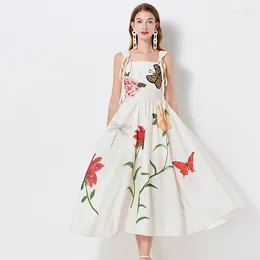 Casual jurken ontwerp vetersluiting vlinder bloem borduurwerk spaghettibandje voor dames zomer mouwloze print strandjurk vrouwelijk