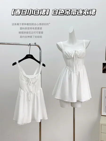 Robes décontractées Design White Spaghetti Strap Robe Elegant Party Evening Bow Robe de bal Simple Corée Streetwear Spring Summer
