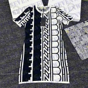 Casual jurken Designer Designer Designer Dames gebreide tops Zwart Witte T -shirts Korte rokken Fashion Sweater Vrouwenkleding B8W8