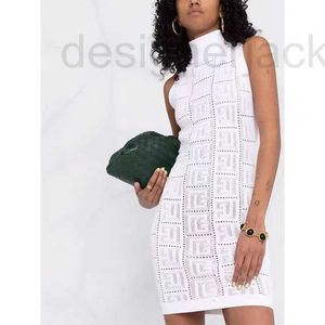 Robes décontractées Designer Nouvelle lettre blanche d'été évidé crochet sans manches robe gilet 730U