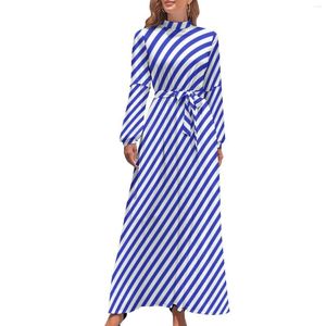 Robes décontractées robe rayée diagonale Blaies bleues et blanches Eley plage femelle à manches longues hautes kawaii long maxi