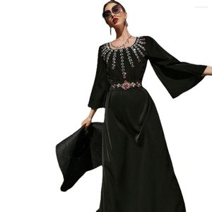 Vestidos casuales Donsignet Vestido musulmán Moda Abaya Dubai Pecho negro lleno de diamantes Satén Arco largo Turquía Arabia Saudita