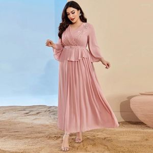 Vestidos casuales Vestido para mujeres Dubai Arabia Saudita Cosido a mano Diamante Largo Tarde 2024 Pink Plisado Dama de honor Ropa musulmana