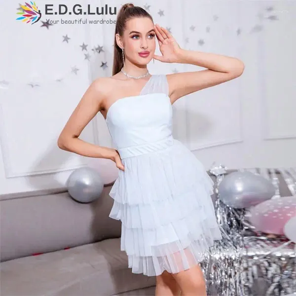 Robes décontractées Edglulu Elegant Square Collar une épaule blanche pour les femmes élégantes en cascade sans retour en cascade robe de fête sexy 0104